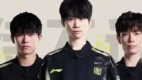 S15决赛前最后训练，TES全员Rank至凌晨。-电竞网